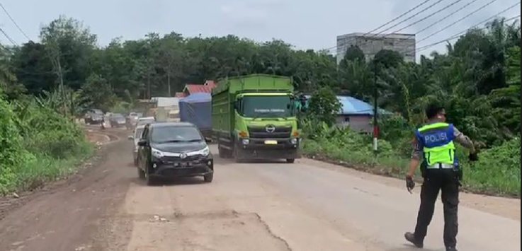 Sempat Macet 10 Km, Truk Batu Bara Dilarang Melintasi Muara Bulian-Muara Tembesi Jambi